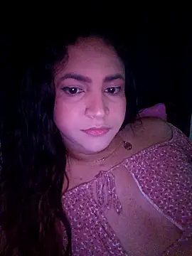 Snapshot of Andrys_ chatting on May 4, 2026, 10:39 pm Andrys online show from May 4, 2026, 10:39 pm