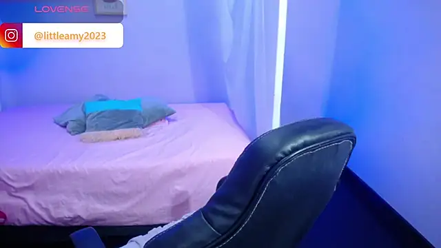 little  amy  online show from December 11, 2024, 11:10 pm