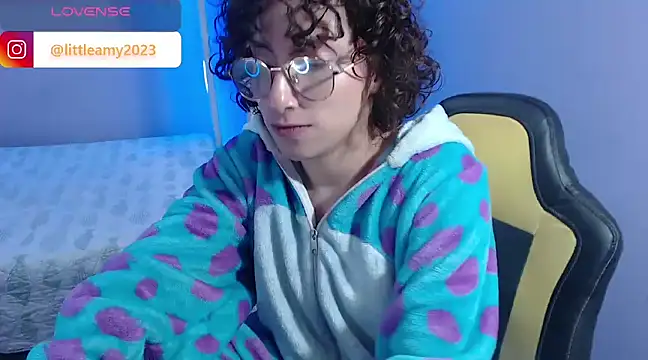 little  amy  online show from January 20, 2025, 5:59 pm