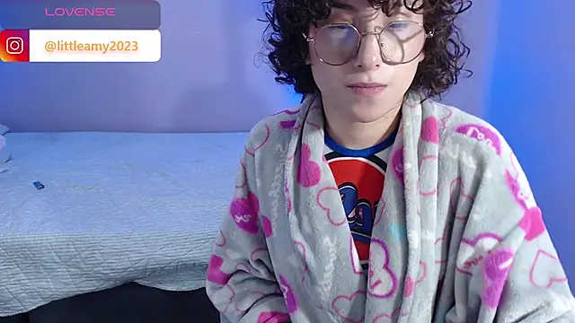 little  amy  online show from January 27, 2025, 8:39 pm