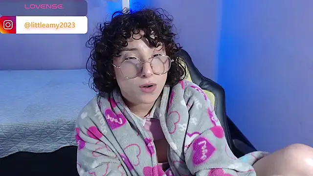 little  amy  online show from January 30, 2025, 1:11 am