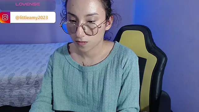 little  amy  online show from February 4, 2025, 9:10 pm