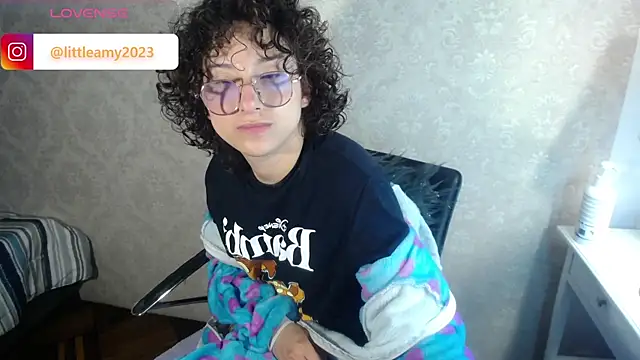 little  amy  online show from March 10, 2025, 10:04 am