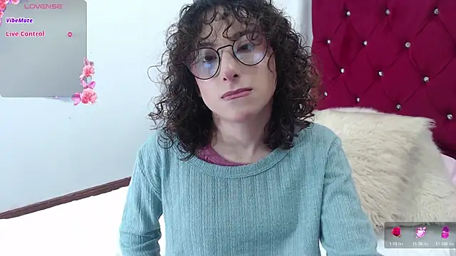 Snapshot of little__amy_ chatting on September 16, 2025, 9:16 pm little  amy  online show from September 16, 2025, 9:16 pm