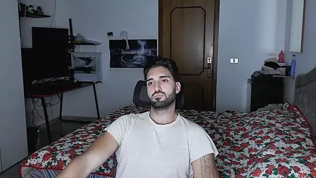 Snapshot of Alexox02 chatting on October 29, 2025, 7:04 pm Alexox02 online show from October 29, 2025, 7:04 pm