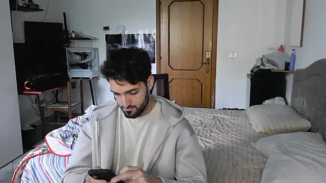 Snapshot of Alexox02 chatting on November 9, 2025, 12:03 pm Alexox02 online show from November 9, 2025, 12:03 pm