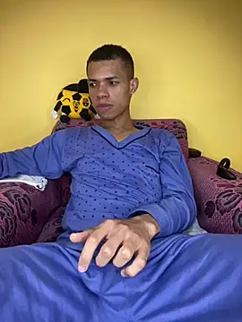 MoiseXxx 777 online show from January 4, 2025, 7:03 am