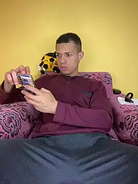 MoiseXxx 777 online show from February 11, 2025, 7:12 am