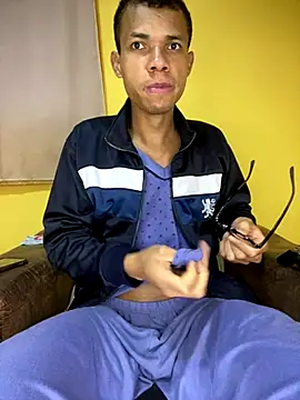 MoiseXxx 777 online show from September 18, 2025, 7:21 am