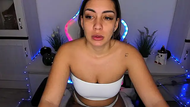 EveEvian online show from December 13, 2024, 5:27 am