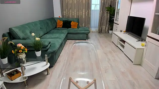 EveEvian online show from November 28, 2025, 11:57 am