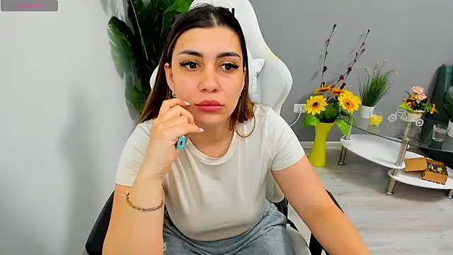 EveEvian online show from May 13, 2026, 5:32 pm