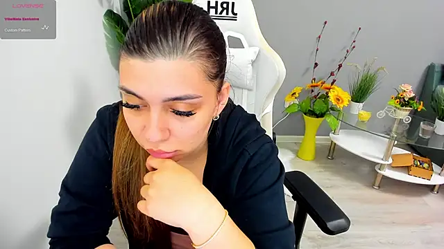 EveEvian online show from May 14, 2026, 7:20 pm