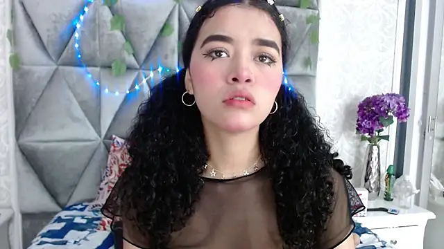 Angela lovee online show from December 18, 2024, 2:28 pm