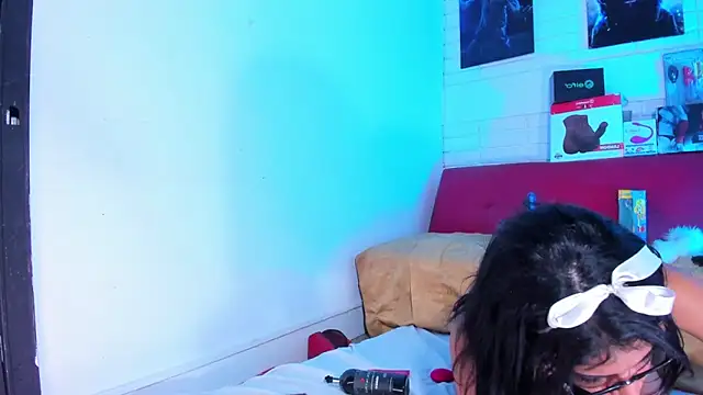 Snapshot of Alahia_Rodriguez chatting on March 15, 2025, 7:53 am Alahia Rodriguez online show from March 15, 2025, 7:53 am