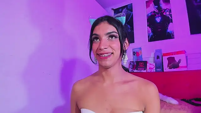 Snapshot of Alahia_Rodriguez chatting on March 23, 2025, 12:58 am Alahia Rodriguez online show from March 23, 2025, 12:58 am