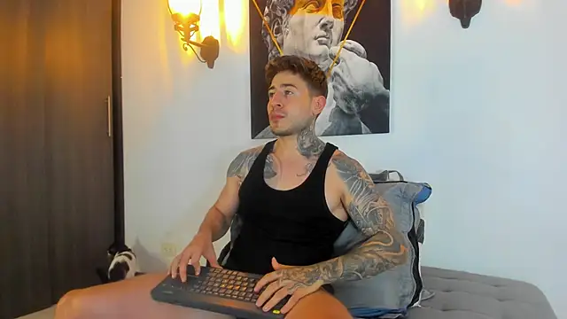 Snapshot of ChrisMiller69 chatting on December 19, 2024, 12:13 am ChrisMiller69 online show from December 19, 2024, 12:13 am