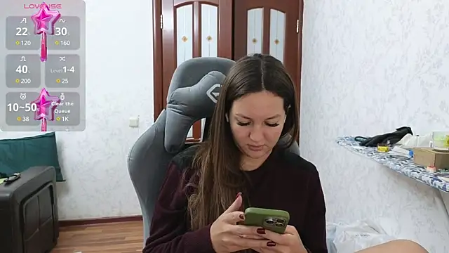 Snapshot of Nelly_Fischer chatting on December 10, 2024, 1:22 pm Nelly Fischer online show from December 10, 2024, 1:22 pm