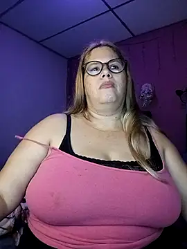 EllisW8 online show from September 18, 2025, 11:34 am