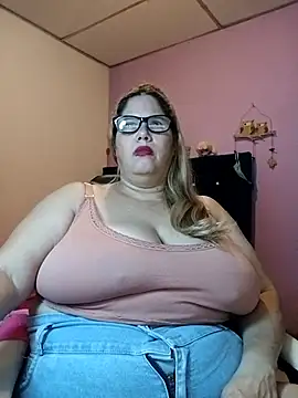 Snapshot of EllisW8 chatting on February 24, 2026, 10:35 am EllisW8 online show from February 24, 2026, 10:35 am