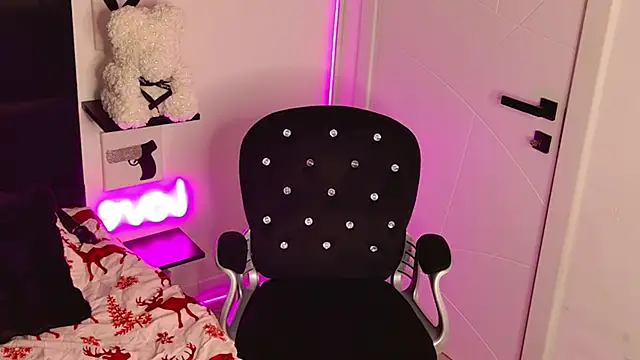 Snapshot of MissAmeliaa chatting on December 13, 2025, 7:53 pm MissAmeliaa online show from December 13, 2025, 7:53 pm