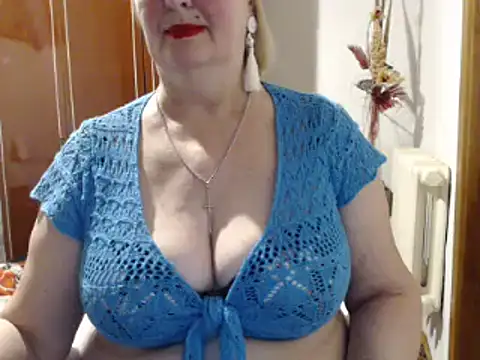 Secretfox online show from February 8, 2025, 2:38 pm