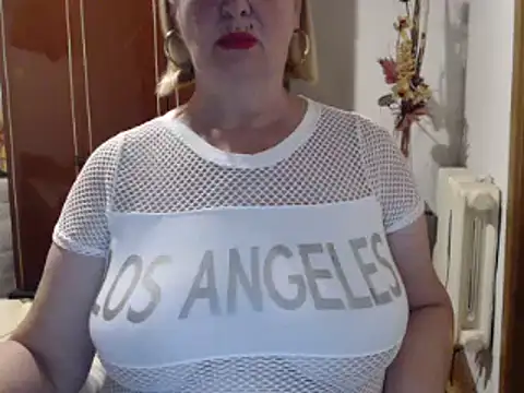 Secretfox online show from September 18, 2025, 9:11 am