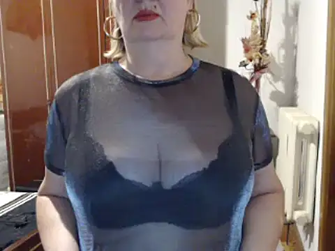 Secretfox online show from October 14, 2025, 4:35 am