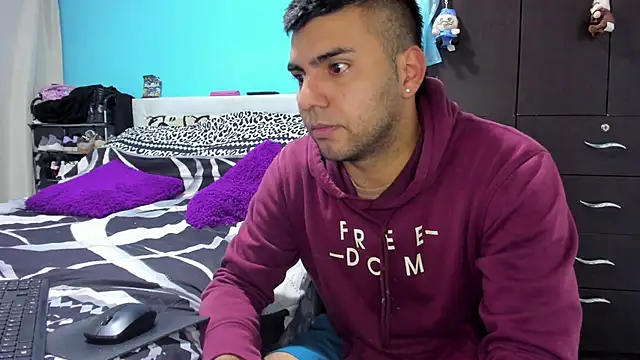 Snapshot of 2ScarletandRyan8 chatting on March 20, 2026, 9:58 am 2ScarletandRyan8 online show from March 20, 2026, 9:58 am