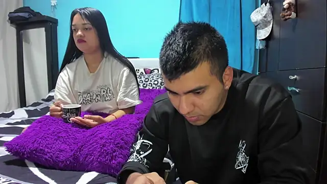 2ScarletandRyan8 online show from May 22, 2026, 9:04 am