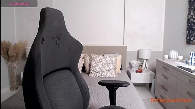 Smileyouarehere online show from October 21, 2025, 1:39 am