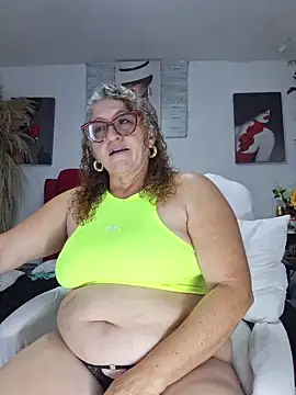 evelin hott online show from February 1, 2026, 2:54 am