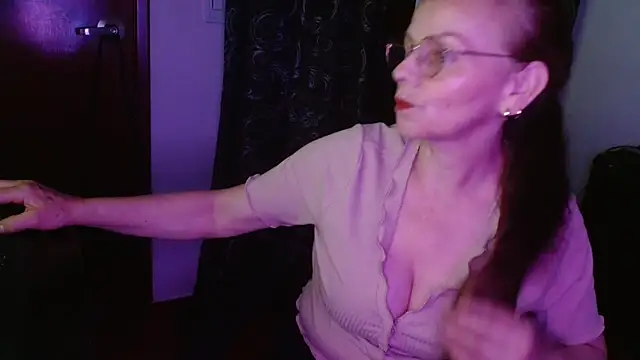 asleycavta online show from April 23, 2026, 11:29 pm