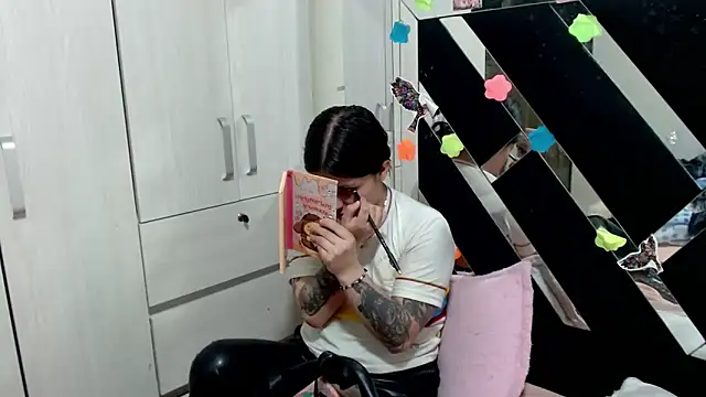 katery wok11 online show from March 10, 2026, 4:06 am