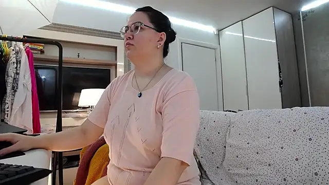 Snapshot of ILoveToFeelU chatting on June 22, 2026, 2:02 am ILoveToFeelU online show from June 22, 2026, 2:02 am