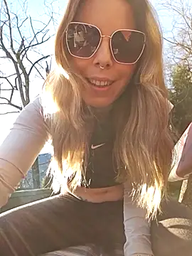 Snapshot of Mia_Railey chatting on February 26, 2025, 4:14 pm Mia Railey online show from February 26, 2025, 4:14 pm