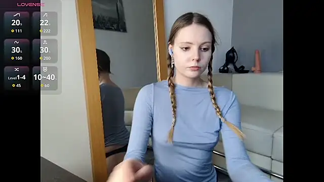 Snapshot of Frosty_Princess chatting on February 18, 2026, 12:01 pm Frosty Princess online show from February 18, 2026, 12:01 pm