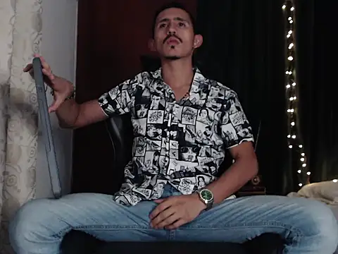 Snapshot of HomeAloneK chatting on September 21, 2025, 7:59 pm HomeAloneK online show from September 21, 2025, 7:59 pm