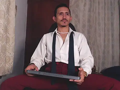 Snapshot of HomeAloneK chatting on October 2, 2025, 7:32 pm HomeAloneK online show from October 2, 2025, 7:32 pm