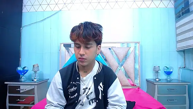 alex 477 online show from September 16, 2025, 11:44 am