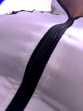 Snapshot of kim_monti chatting on November 3, 2025, 8:54 pm kim monti online show from November 3, 2025, 8:54 pm