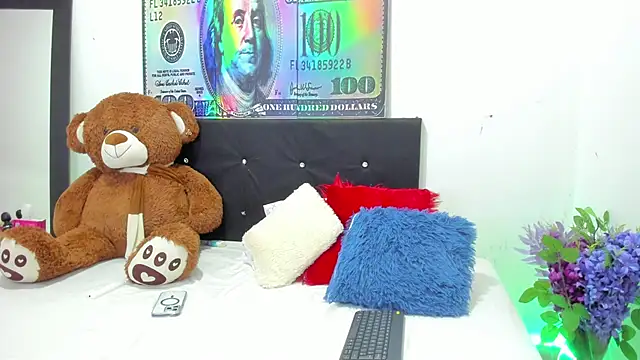 ZahiraEvans  online show from September 30, 2025, 6:57 pm