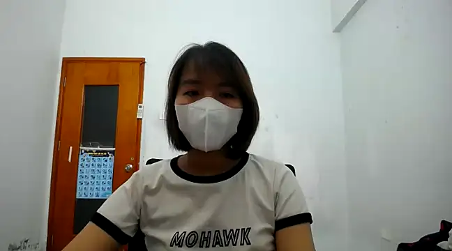 Snapshot of Michiko1 chatting on February 4, 2025, 12:44 pm Michiko1 online show from February 4, 2025, 12:44 pm