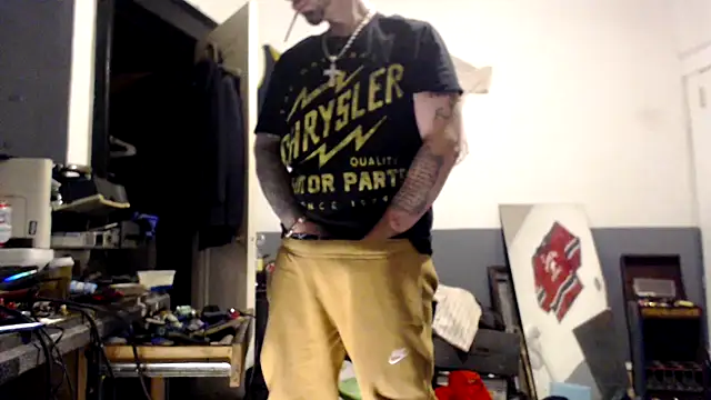 Snapshot of sledge901 chatting on January 7, 2025, 5:54 am sledge901 online show from January 7, 2025, 5:54 am