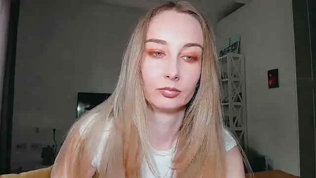 Maiami000 online show from March 19, 2026, 1:48 pm