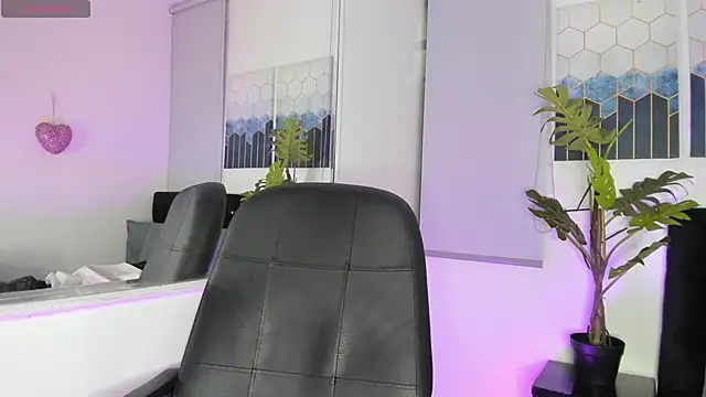 Feniix   online show from February 7, 2025, 3:23 am