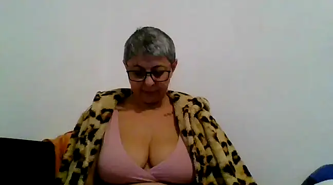 roseblak42 online show from February 23, 2025, 4:57 pm