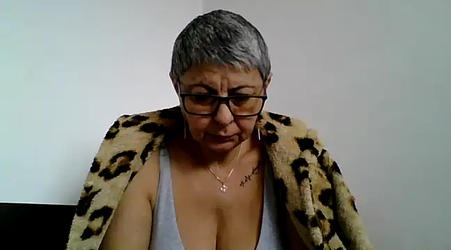 roseblak42 online show from March 2, 2025, 9:10 am