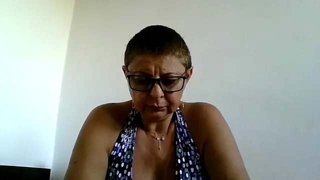 roseblak42 online show from September 16, 2025, 3:35 pm