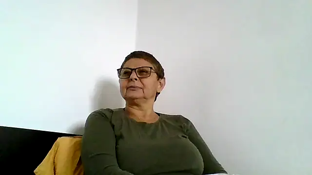 roseblak42 online show from October 7, 2025, 12:24 pm